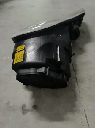 Faros delanteros derecho e izquierdo válidos para