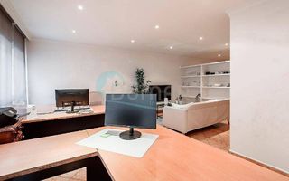 Oficina en venta en Puerto Banús en Marbella