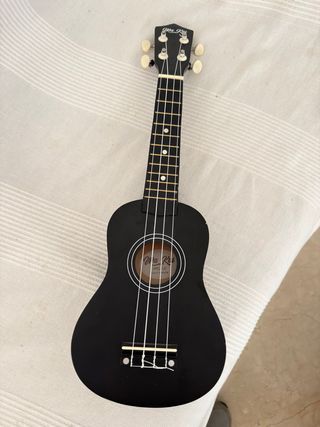 Ukelele negro Ma Kai