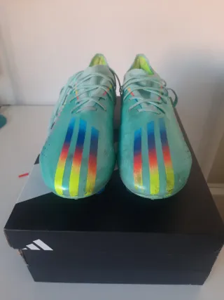 Botas de fútbol Adidas. Muy poco usada. Talla 43,5