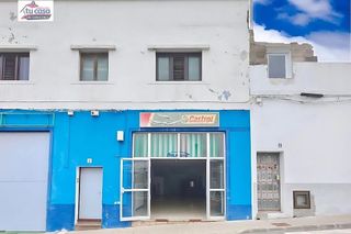 Local comercial en alquiler en Moya