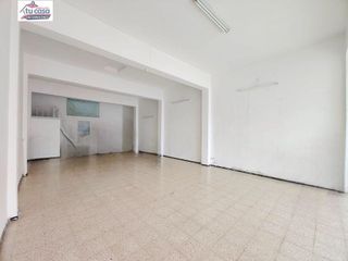 Local comercial en alquiler en Moya