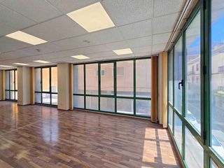 Oficina en alquiler en La Plana en Esplugues de Llobregat