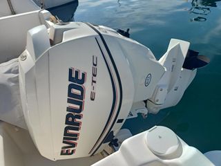 Barco Shiren 23 Fisher 115 hp Evinrude E-TEC 380 h