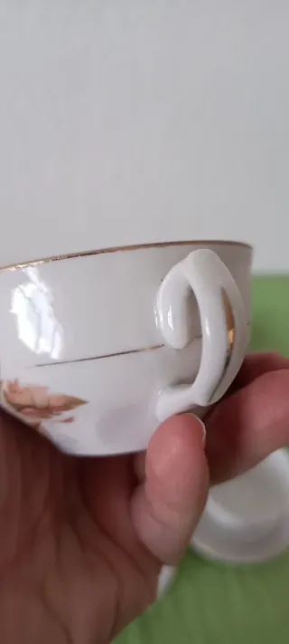 6 tazas de porcelana antiguas con plato