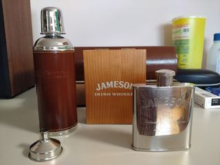 2 Petacas de Jameson y Osborne