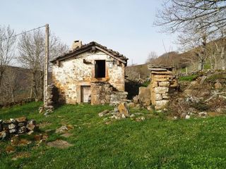 Casa adosada en venta en Espinosa de los Monteros