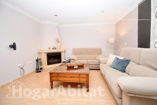 Casa adosada en venta en L'Alquenència en Alzira