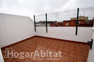 Casa adosada en venta en L'Alquenència en Alzira
