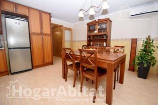 Casa adosada en venta en L'Alquenència en Alzira