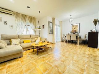 Casa adosada en venta en San García en Algeciras