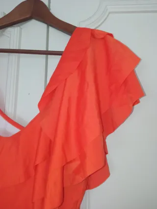 Bañador asimétrico naranja coral con volantes nuev