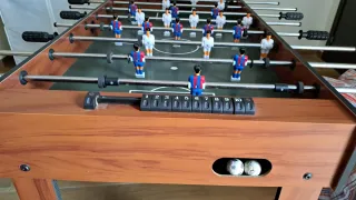 Futbolín de mesa de madera