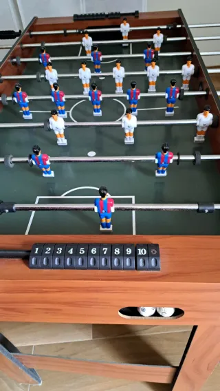 Futbolín de mesa de madera