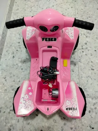 Quad eléctrico infantil Feber rosa