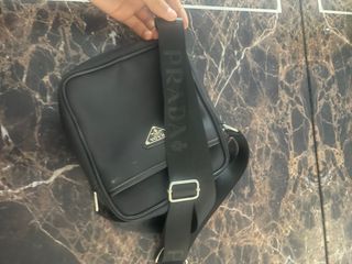 Riñonera Prada Negra