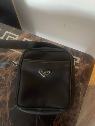 Riñonera Prada Negra