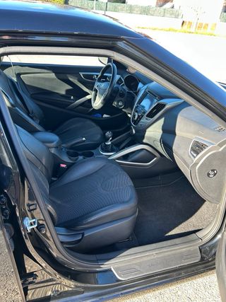 Hyundai Veloster 2011