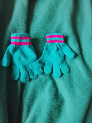 Guantes de niña con rayas rosas