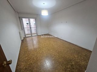 Piso en venta en Residencia en Logroño