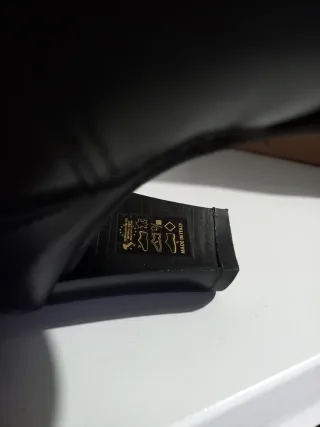 Stivaletti in pelle neri con tacco