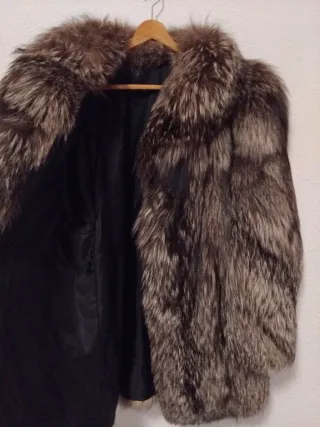 Abrigo de piel de zorro gris