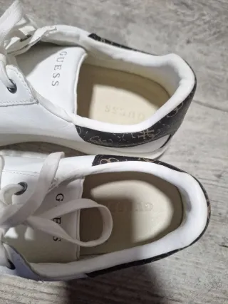 Zapatillas Guess Blancas Logo