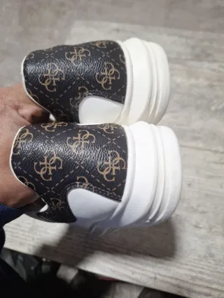 Zapatillas Guess Blancas Logo