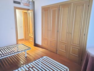 Piso en alquiler en Pº Zorrilla - Cuatro de Marzo en Valladolid