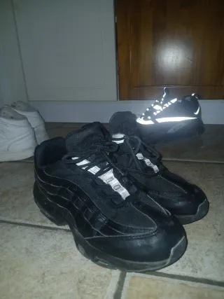 Nike Airmax 95 negras hablarme antes de comprar