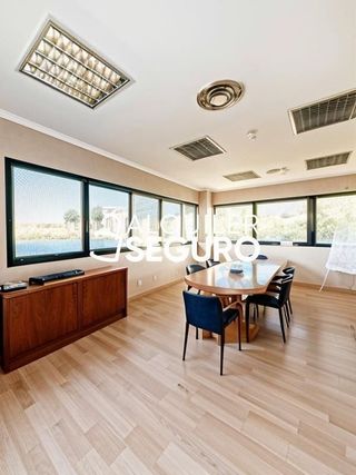 Local comercial en alquiler en La Hoya - Moscatelares en San Sebastián de los Reyes