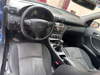 Mercedes-Benz Clase C 2004