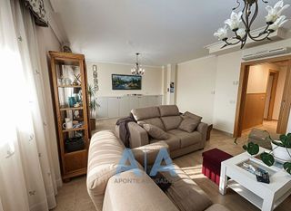 Casa adosada en venta en El Poblado - Abulagar en Puertollano