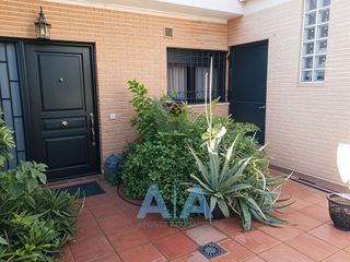 Casa adosada en venta en El Poblado - Abulagar en Puertollano