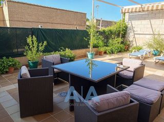 Casa adosada en venta en El Poblado - Abulagar en Puertollano