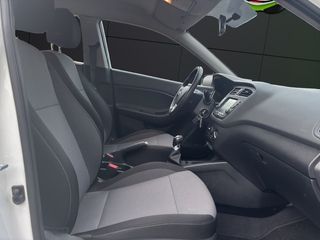 Hyundai i20 1.2 MPI Essence LE 55 kW (75 CV)