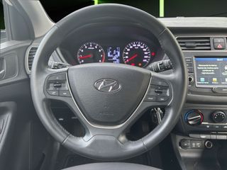 Hyundai i20 1.2 MPI Essence LE 55 kW (75 CV)