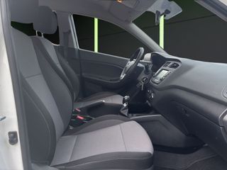 Hyundai i20 1.2 MPI Essence LE 55 kW (75 CV)