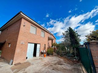 Chalet en venta en Utebo