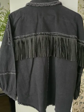 Sobrecamisa Zara flecos tachuelas