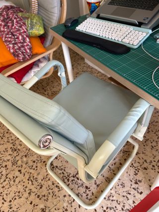 Silla de oficina con reposabrazos