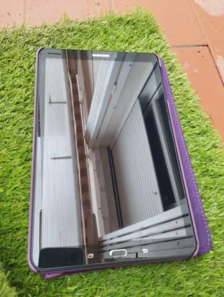 Tablet Samsung con funda