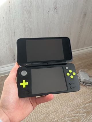 Nintendo 2DS XL Negra y Verde | PERFECTO ESTADO