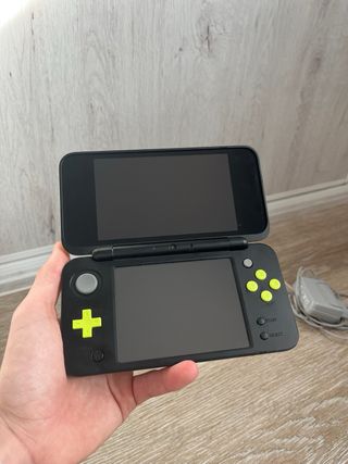 Nintendo 2DS XL Negra y Verde | PERFECTO ESTADO