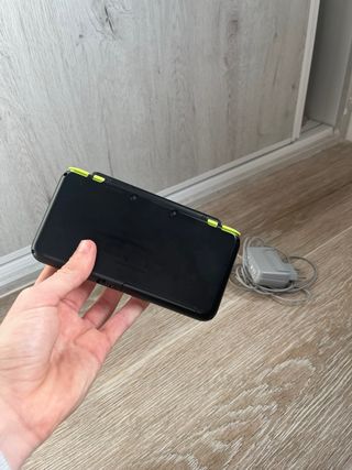 Nintendo 2DS XL Negra y Verde | PERFECTO ESTADO