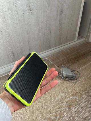 Nintendo 2DS XL Negra y Verde | PERFECTO ESTADO