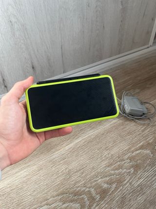 Nintendo 2DS XL Negra y Verde | PERFECTO ESTADO