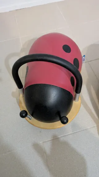 Correpasillos Ladybug y Vaca. Marca Wheely Bug