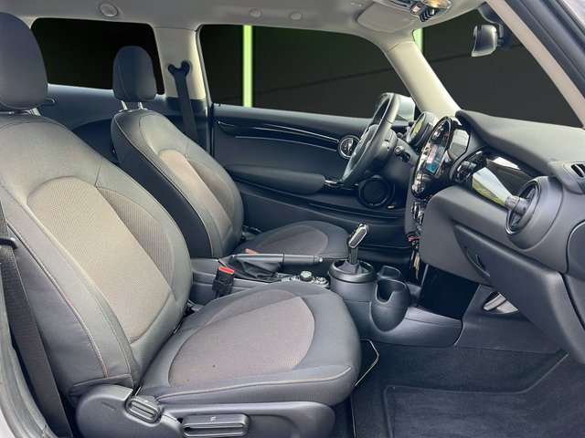 MINI MINI Cooper 100 kW (136 CV)
