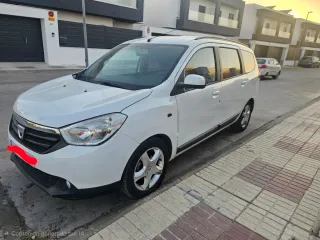 Dacia Lodgy 2015